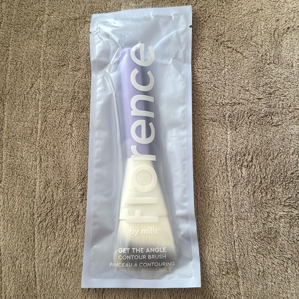 BRAND NEW FLORENCE BY MILLS CONTOUR BRUSH
